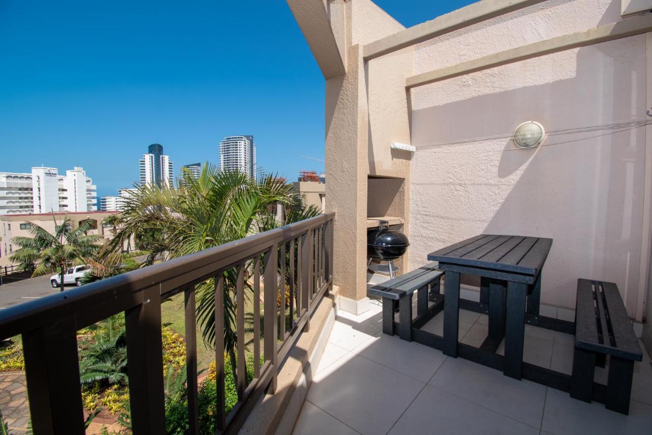 Апартаменты 11 The Shades Umhlanga Rocks Дурбан Экстерьер фото